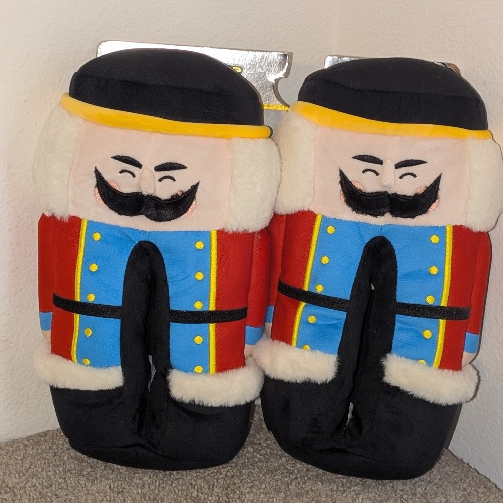 Nutcracker Plush Christmas Slippers Novelty Holiday House Shoes L 9/10 NEW